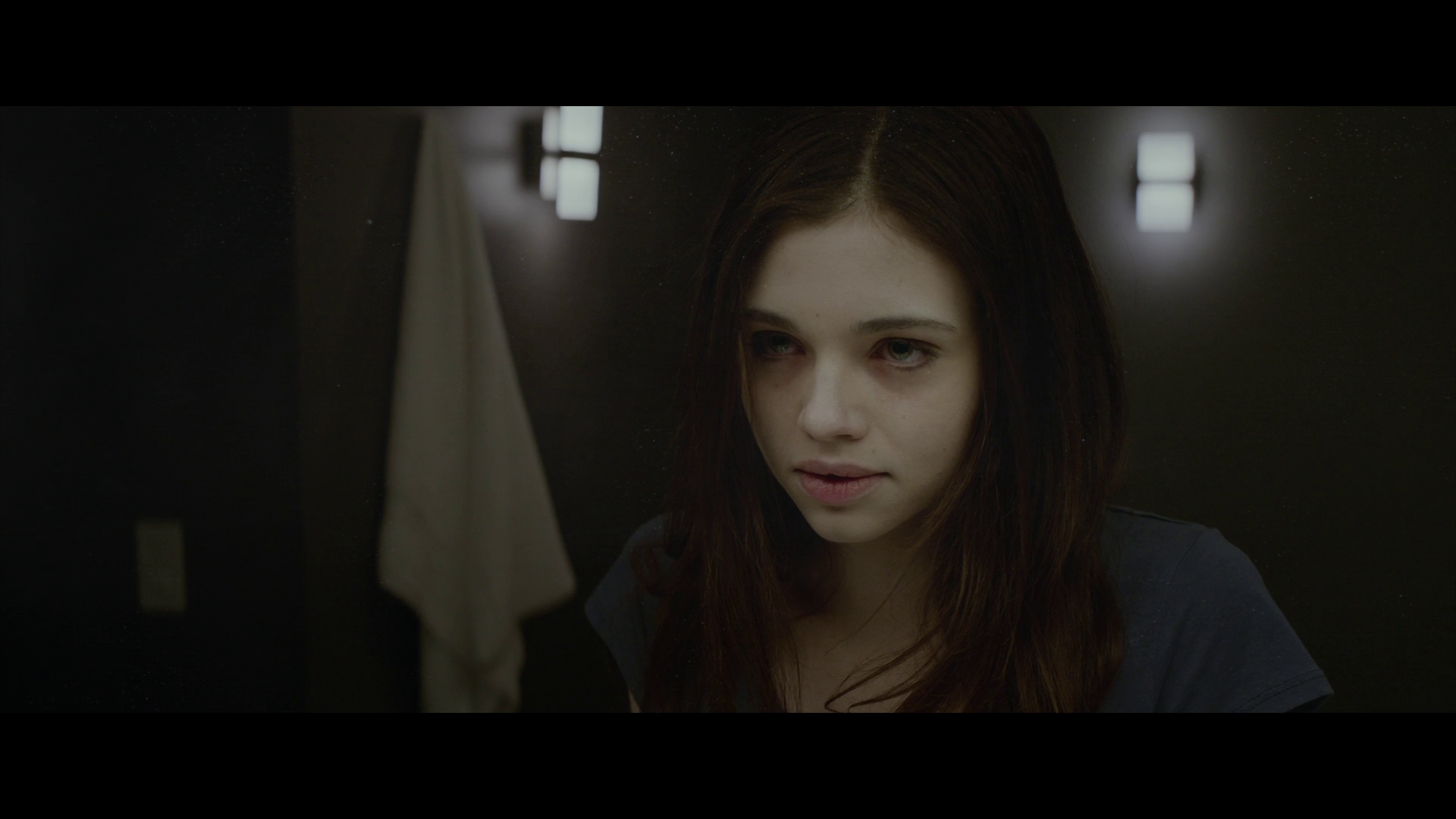 India Eisley тёмное зеркало